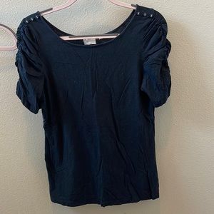 Black Anthropologie tee with ruched sleeves and button detail. XL